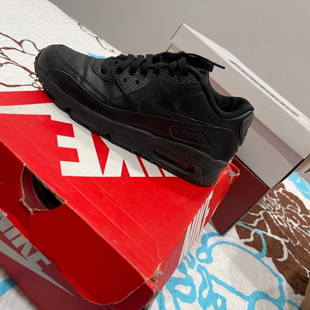 Nike Air Max 90 Triple Black Sneakers